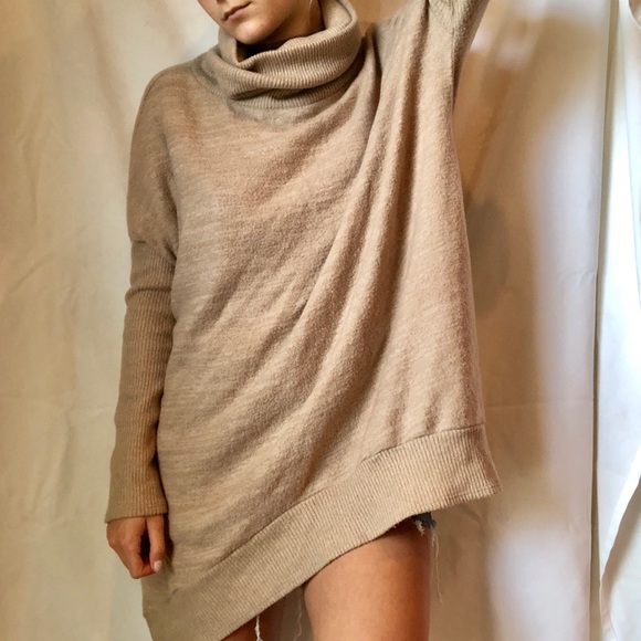 Sweaters - NWOT SUPER SOFT TAN SWEATER
